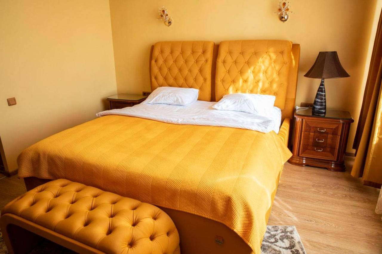 Seven Eleven Apartment Hotel In Most City دنيبروبيتروفسك المظهر الخارجي الصورة