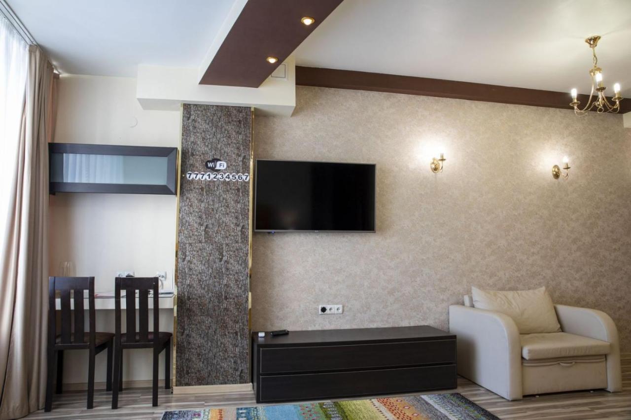 Seven Eleven Apartment Hotel In Most City دنيبروبيتروفسك المظهر الخارجي الصورة