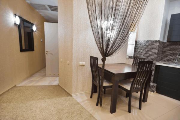 Seven Eleven Apartment Hotel In Most City دنيبروبيتروفسك المظهر الخارجي الصورة