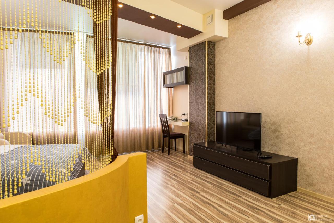 Seven Eleven Apartment Hotel In Most City دنيبروبيتروفسك المظهر الخارجي الصورة