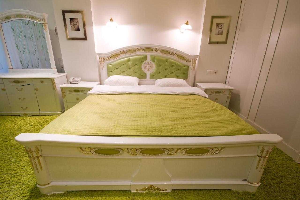 Seven Eleven Apartment Hotel In Most City دنيبروبيتروفسك المظهر الخارجي الصورة